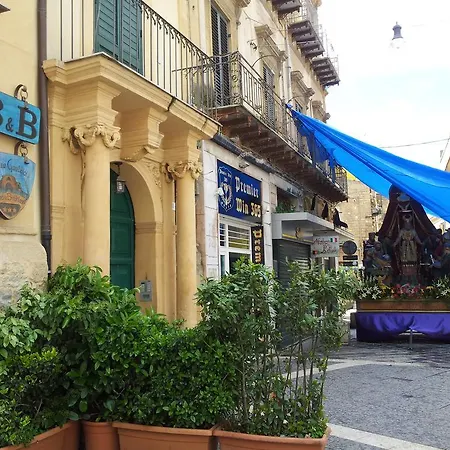Piazza Garibaldi Caltanissetta