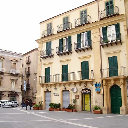 Piazza Garibaldi *